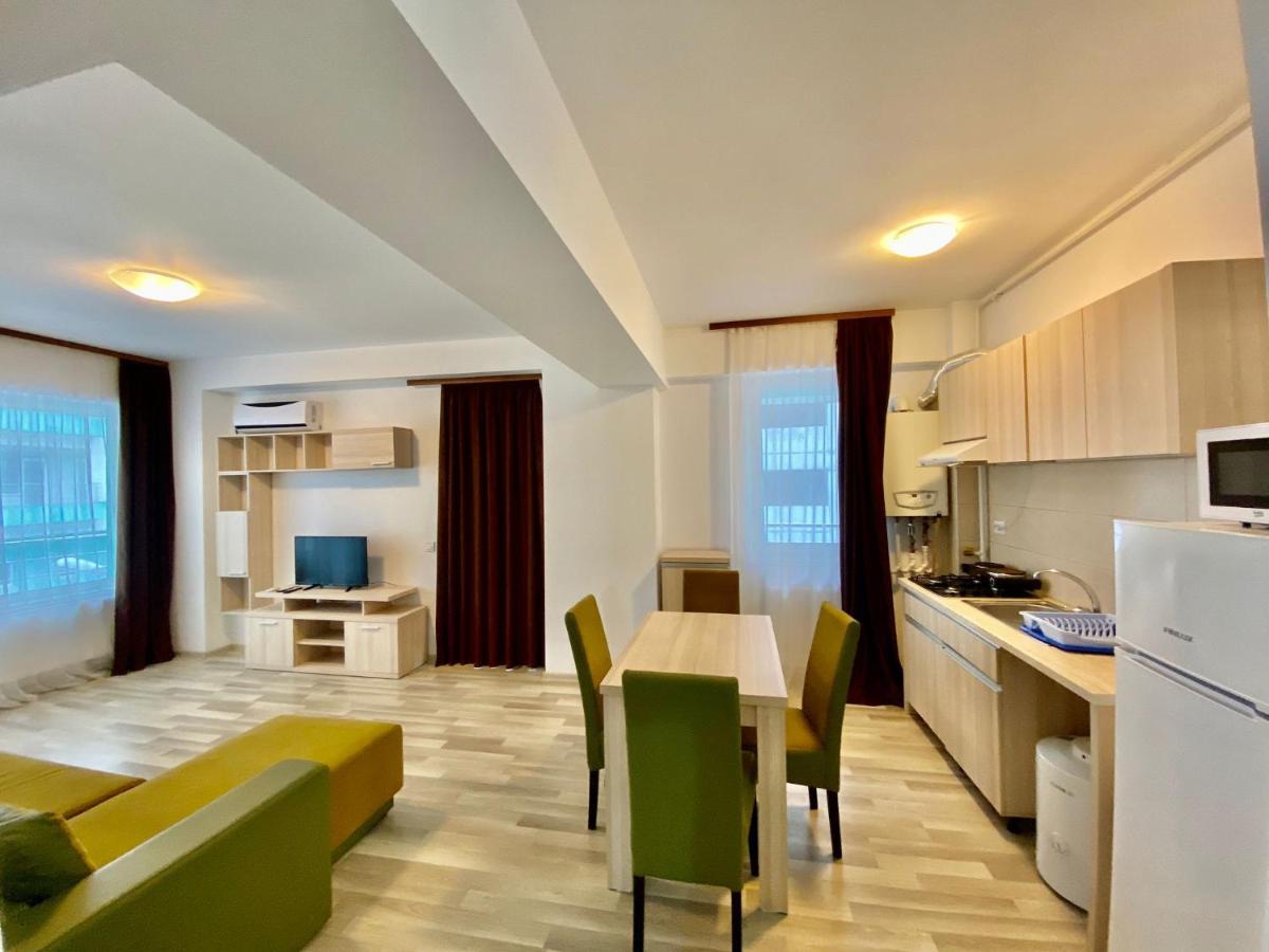 Catalina Summerland Apartaments Mamaia Nord Exterior photo