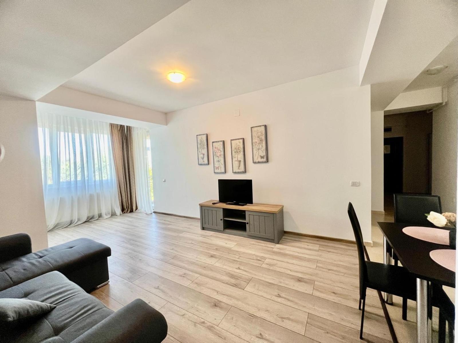 Catalina Summerland Apartaments Mamaia Nord Exterior photo